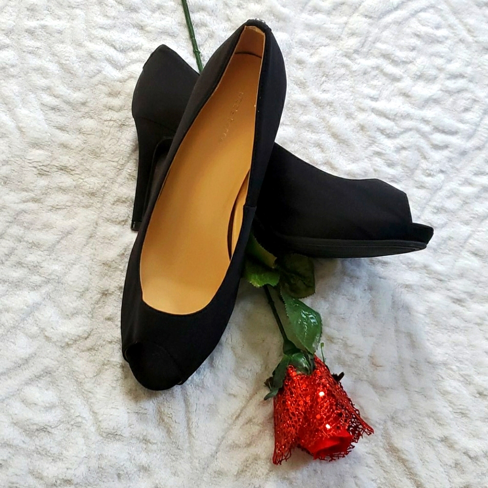 Liz Claiborne Black Heels.